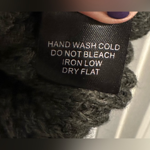 Preloved Knit Sweater - Picture 6 of 7